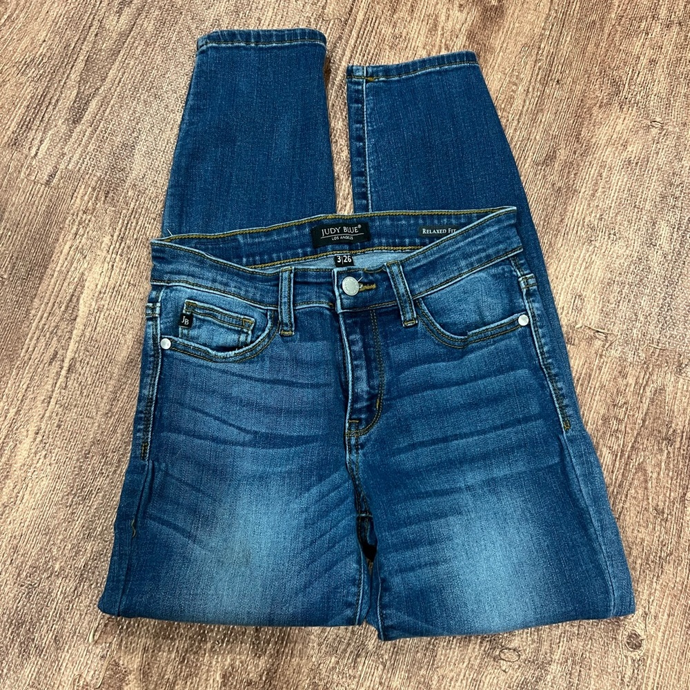Judy Blue Classic Relaxed Fit Viral Jeans! - Picture 2 of 11